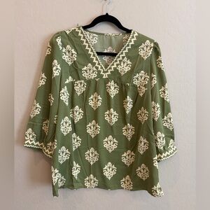 Green and White Patterned Women's Top